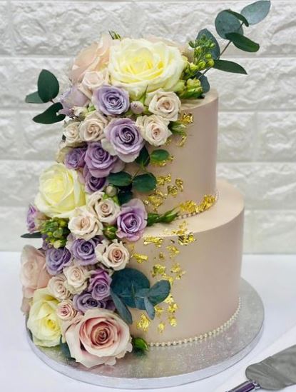 From Rustic Charm to Vegan Delights: Your Ultimate Guide to the Perfect Wedding Cake