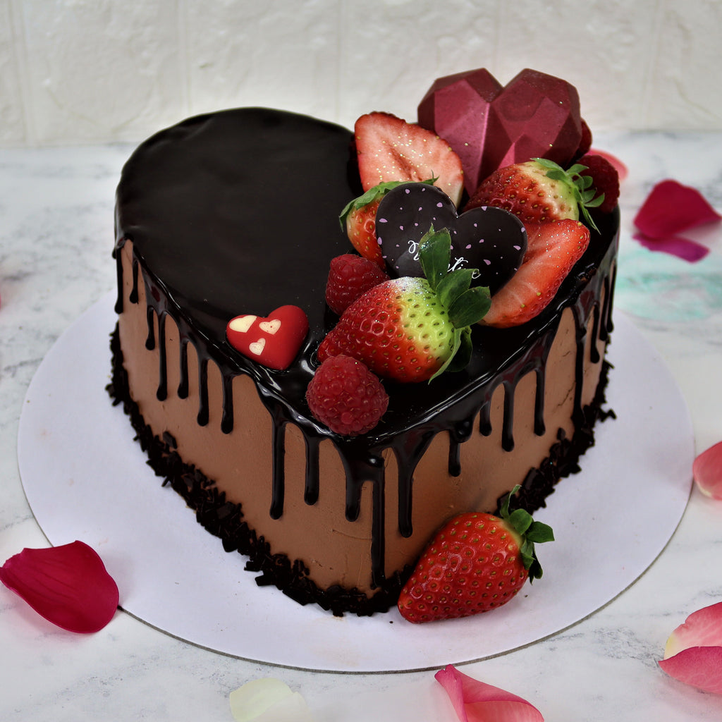 Full Chocolate Valentine Cake