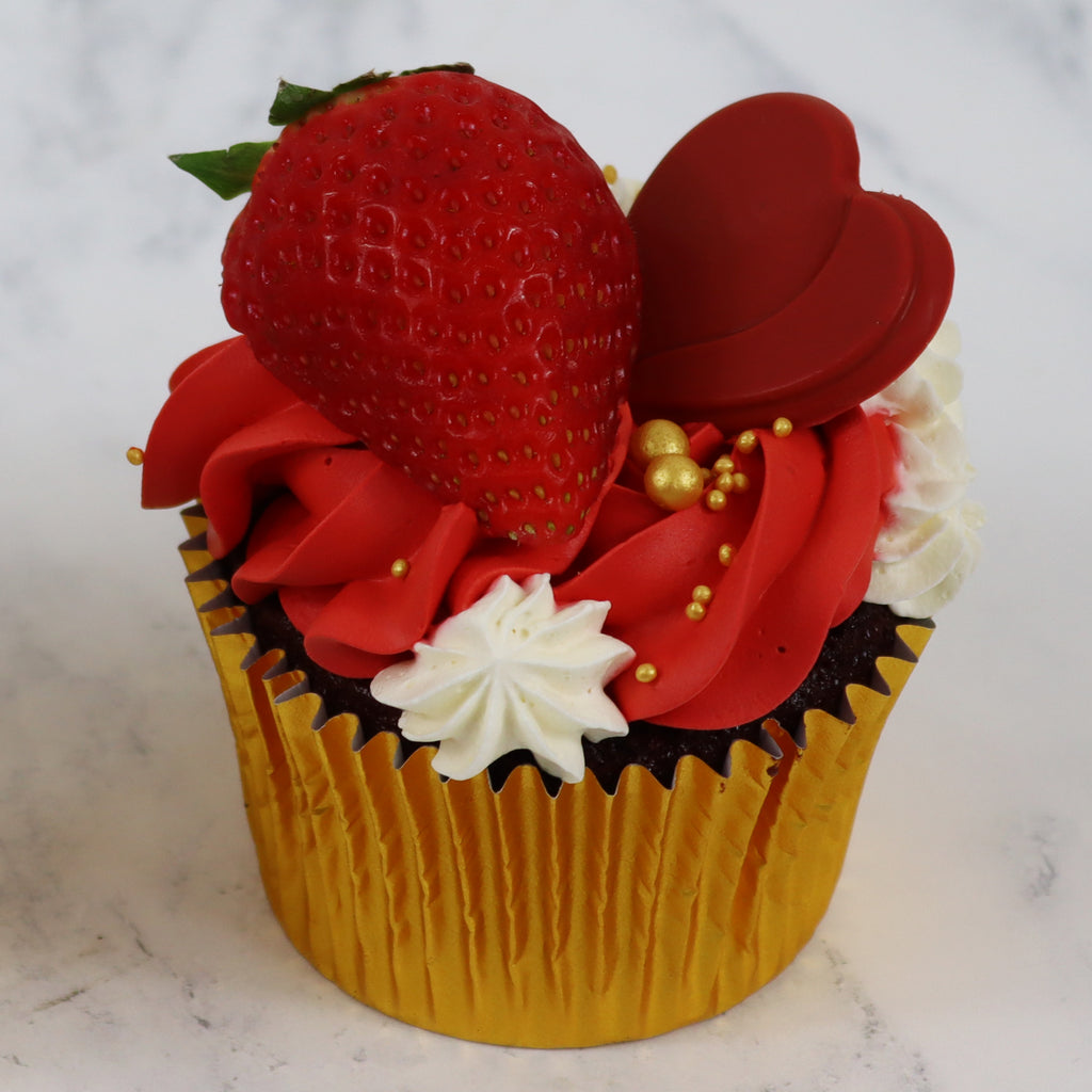 valentine cupcakes with strawberry
